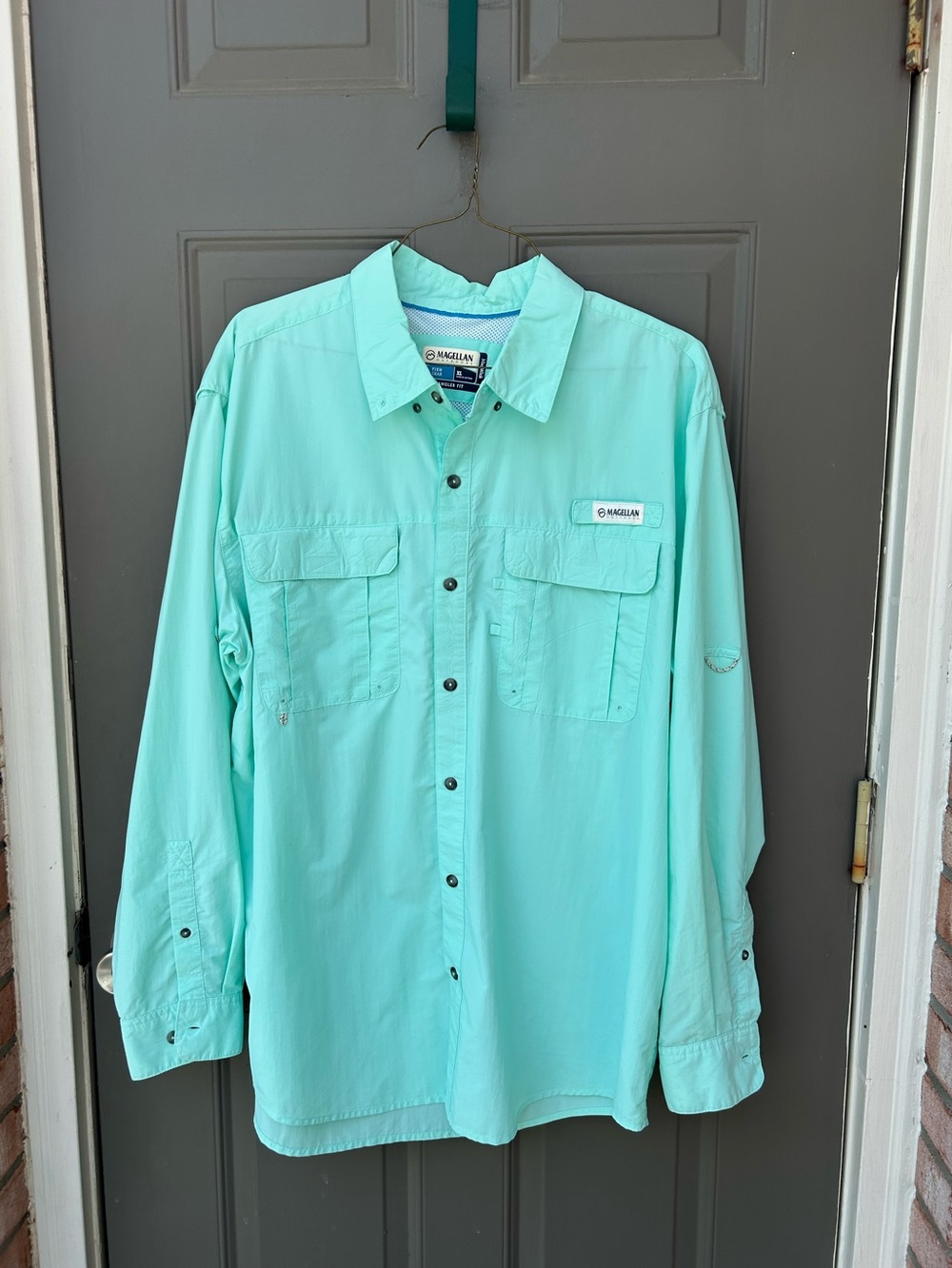 Magellan Outdoors Men’s Lightweight Fishing Shirt Roll Tab Sleeves Mint Green